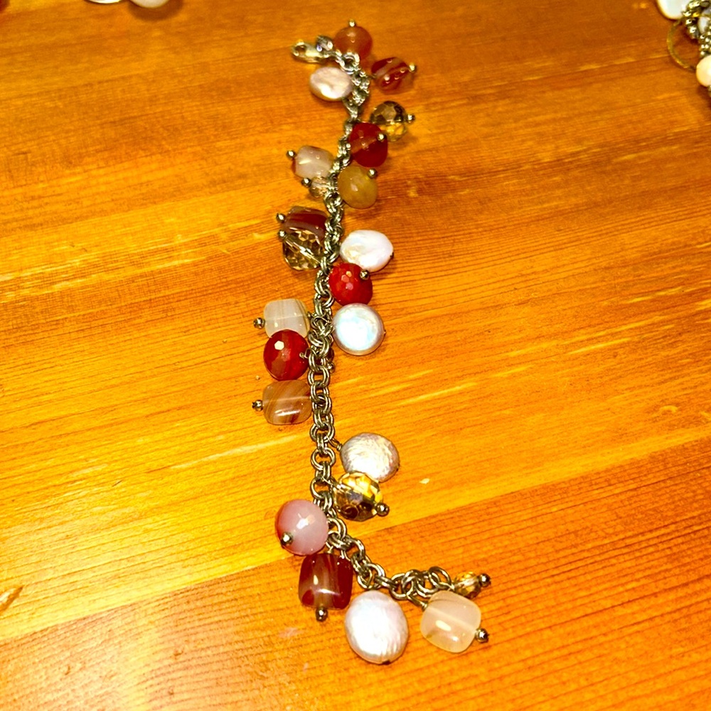 Pearls and crystals necklace and bracelet jewelry set